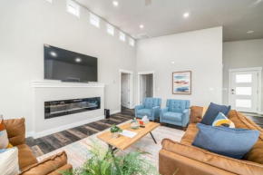 Modern luxury with starry skies and red-rock vistas